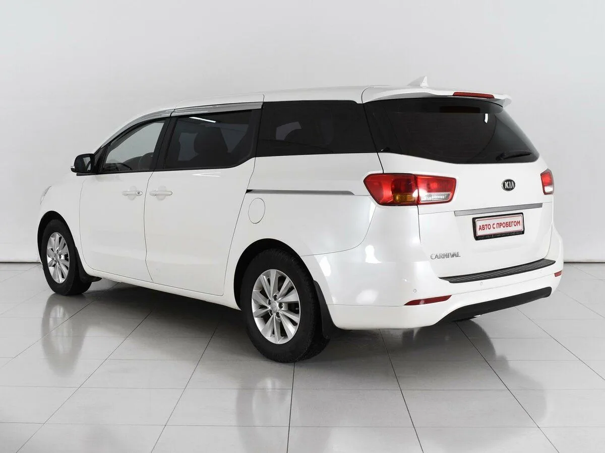 Kia Carnival III — фото 4