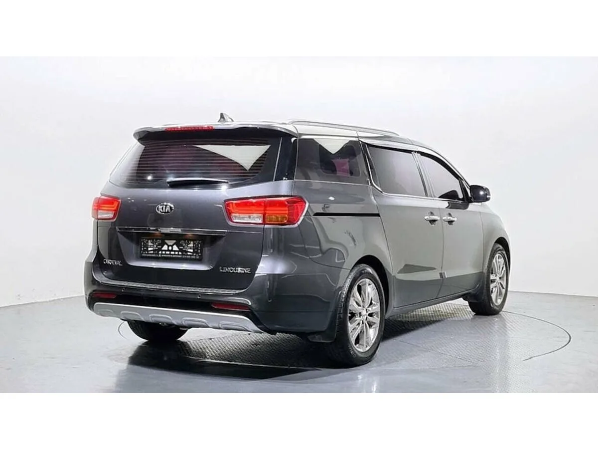 Kia Carnival III — фото 2