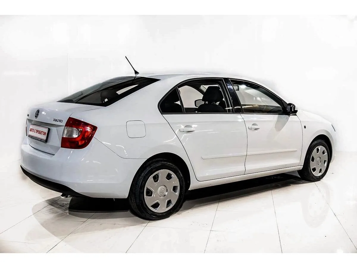 Skoda Rapid I — фото 2