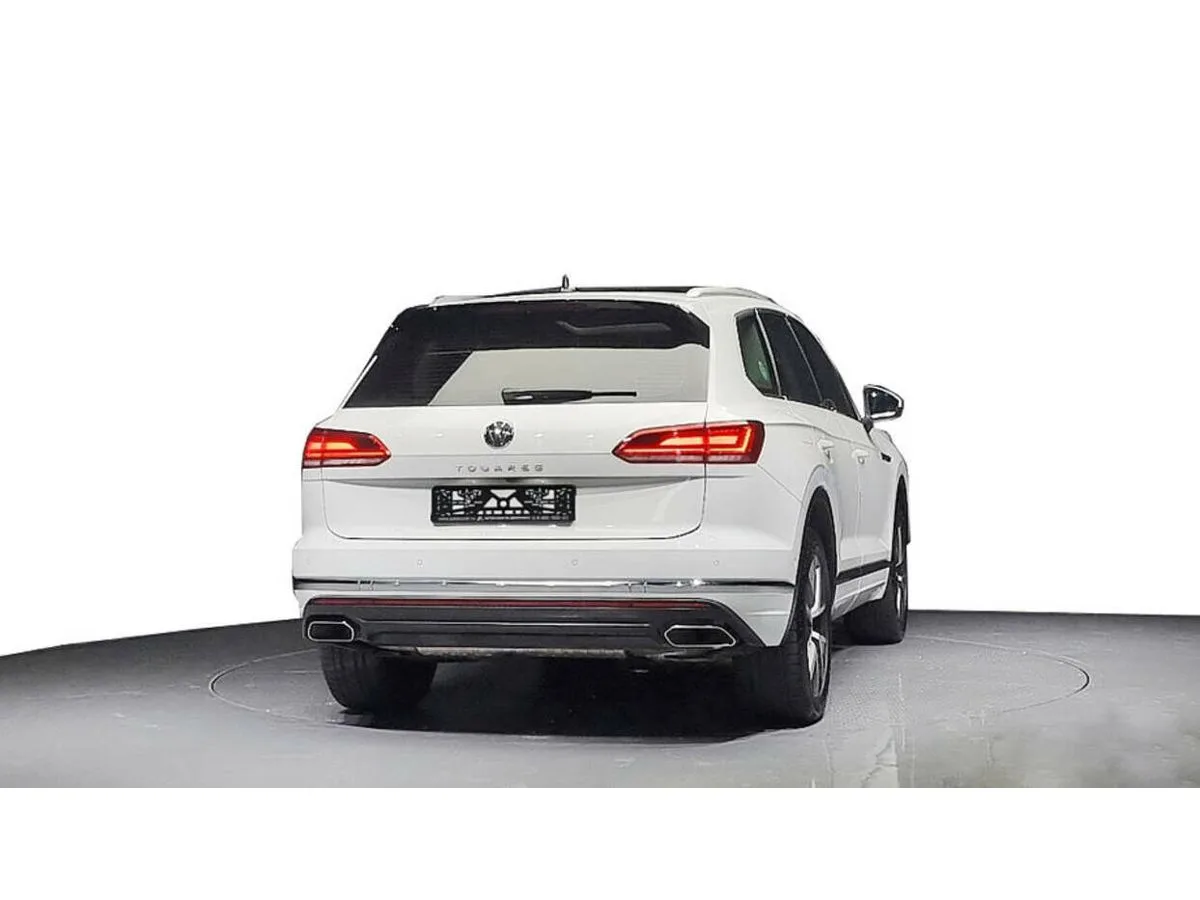 Volkswagen Touareg III — фото 4