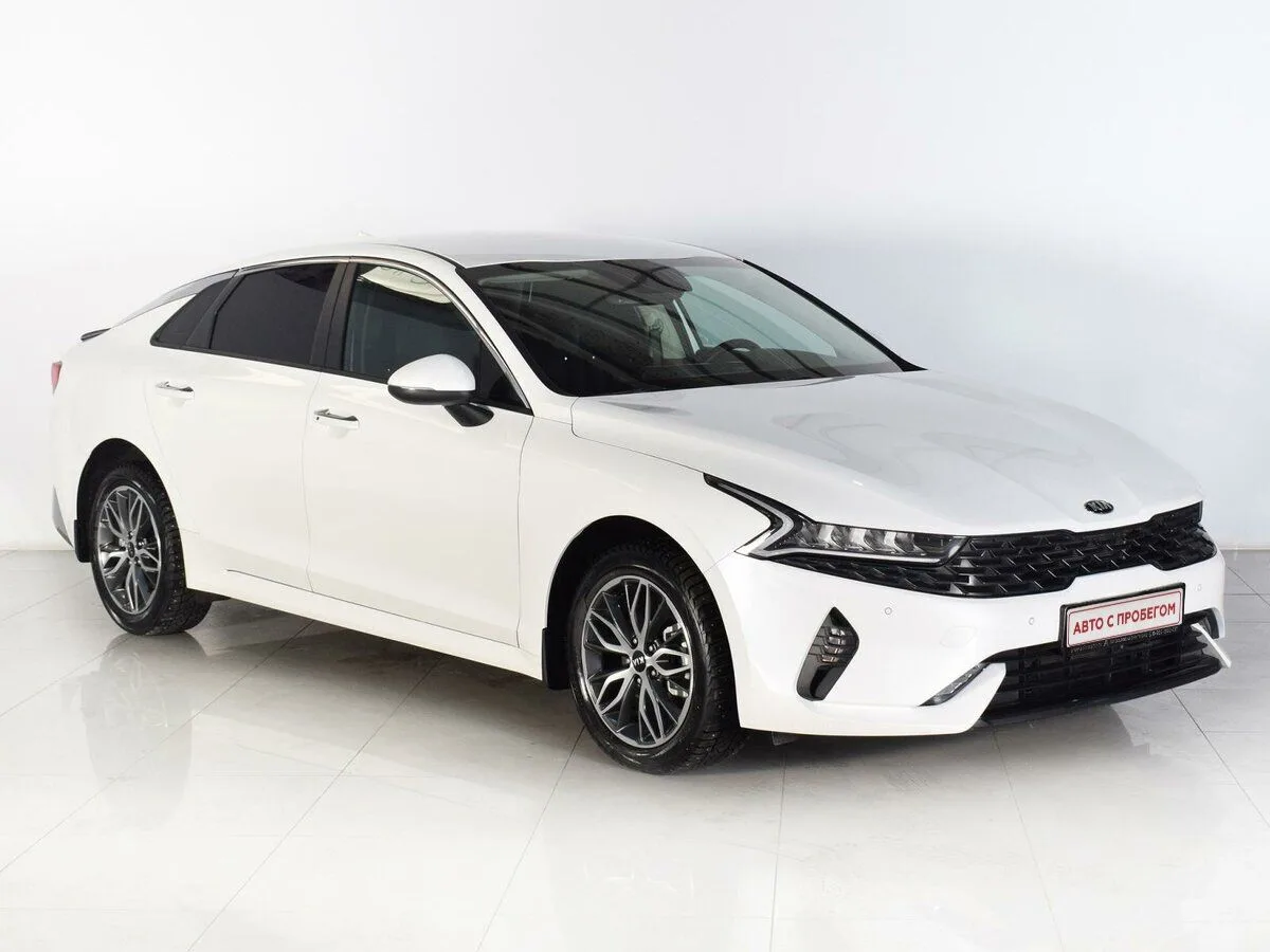 Kia K5 III · Luxe