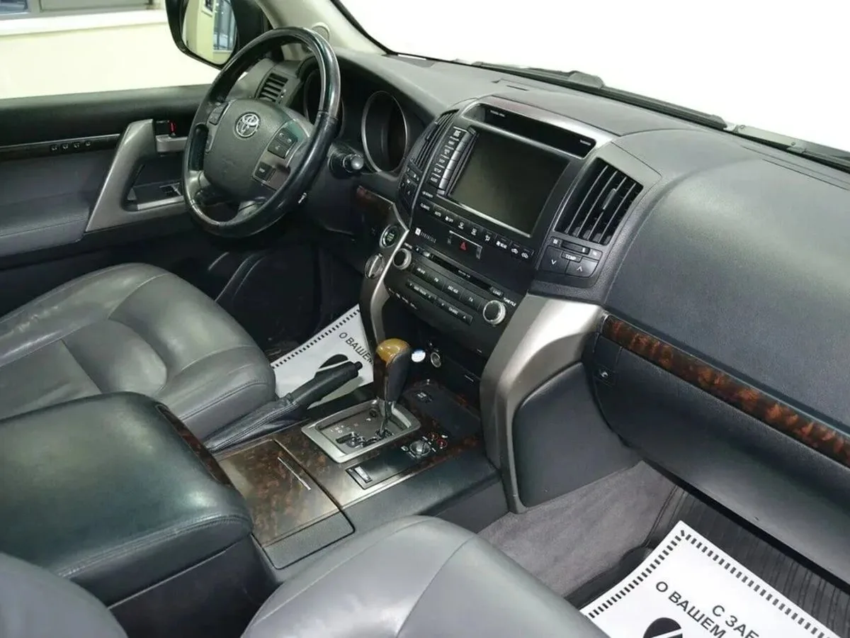 Toyota Land Cruiser 200 Series · Люкс — фото 5