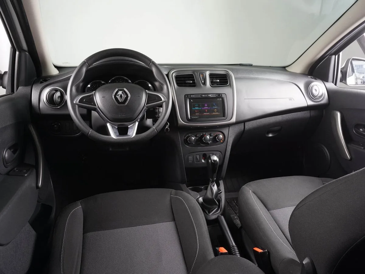 Renault Logan II Рестайлинг · Stepway Life — фото 5
