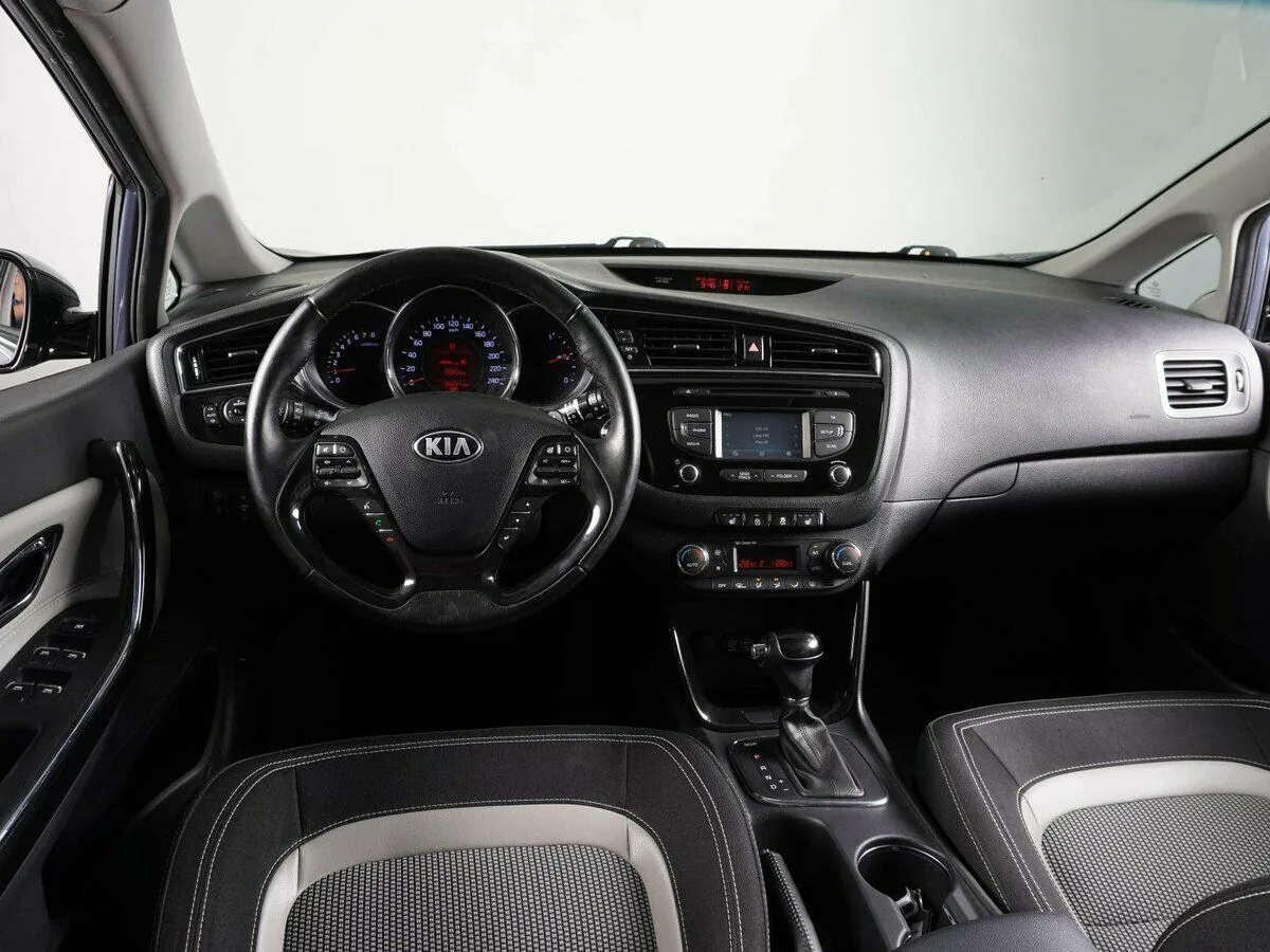 Kia Ceed II Рестайлинг · Premium 2016 — фото 5