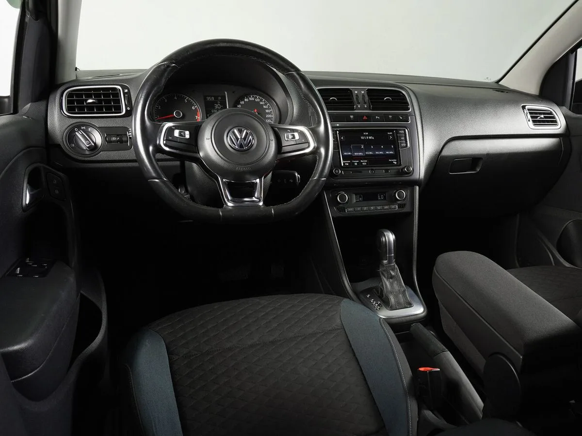 Volkswagen Polo V Рестайлинг · Allstar — фото 5