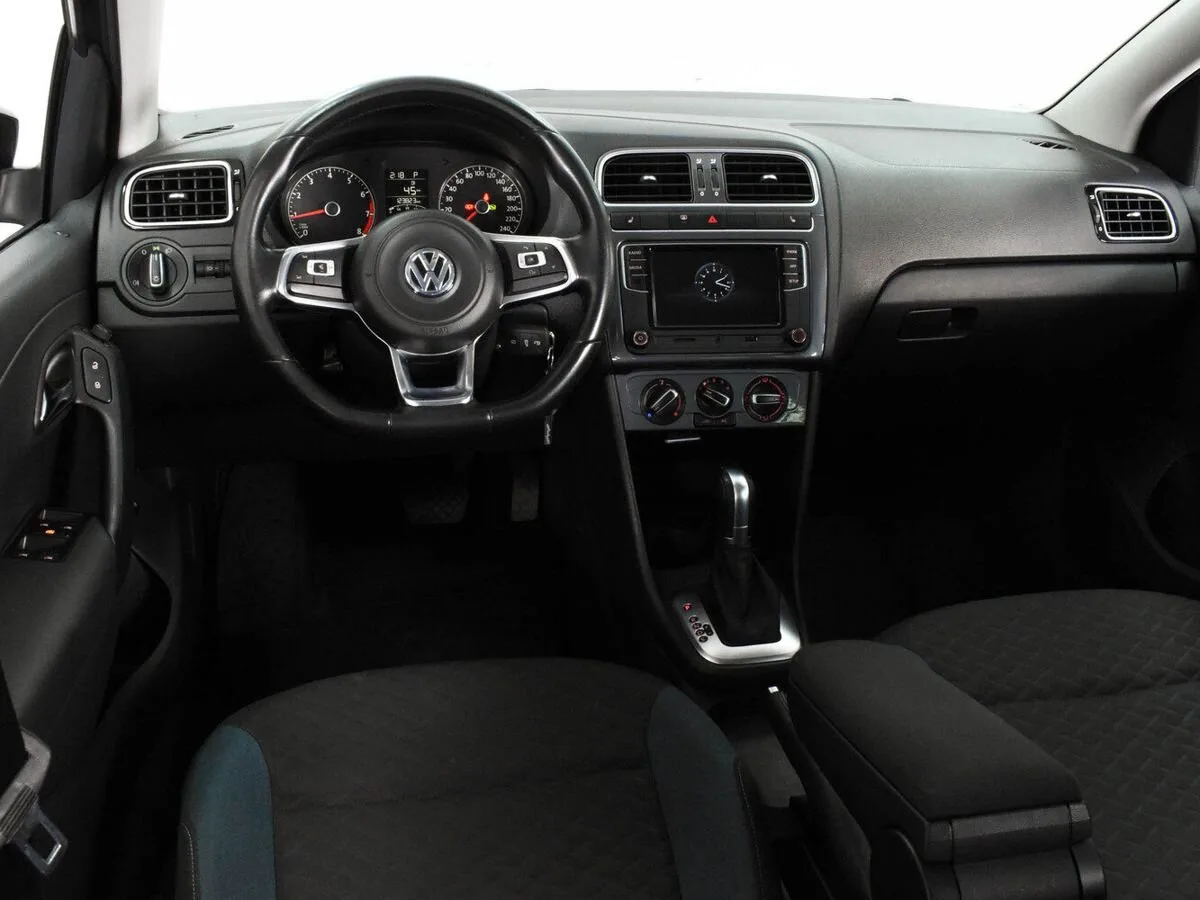 Volkswagen Polo V Рестайлинг · Allstar — фото 5