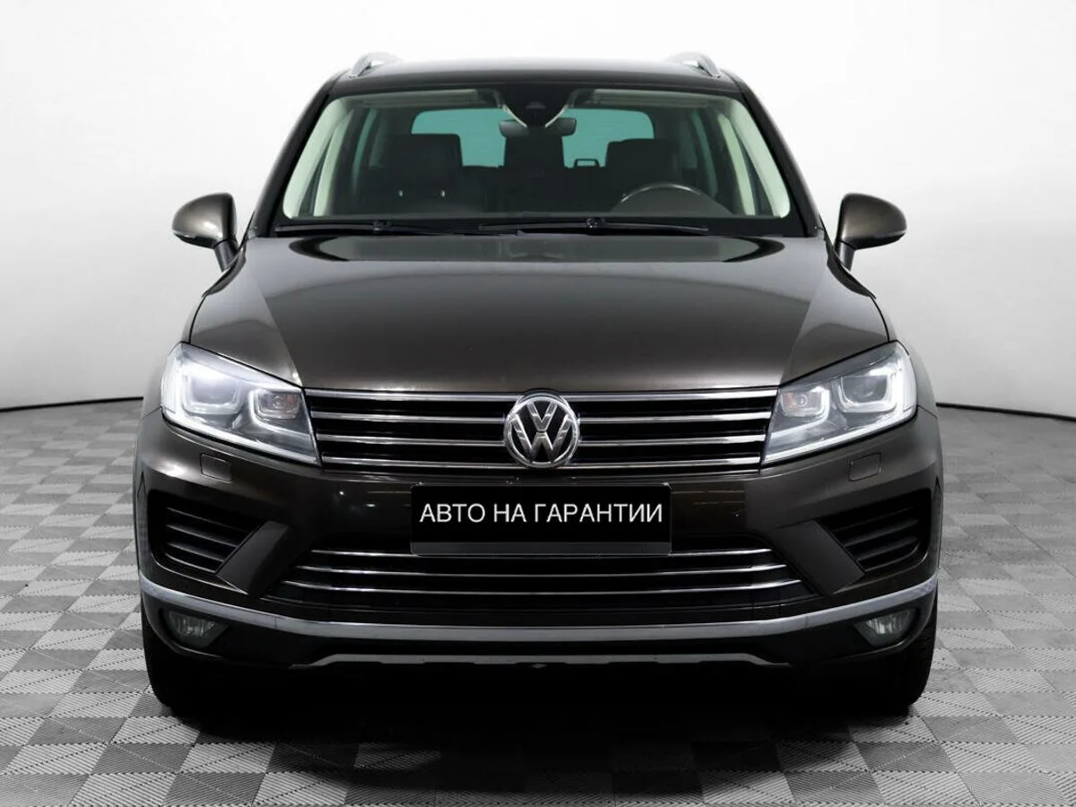 Volkswagen Touareg II Рестайлинг · Base — фото 2