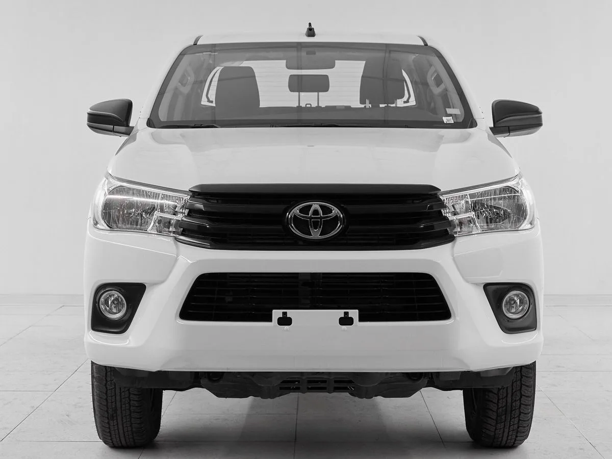 Toyota Hilux VIII Рестайлинг 2 · Petrol D-Cab — фото 2