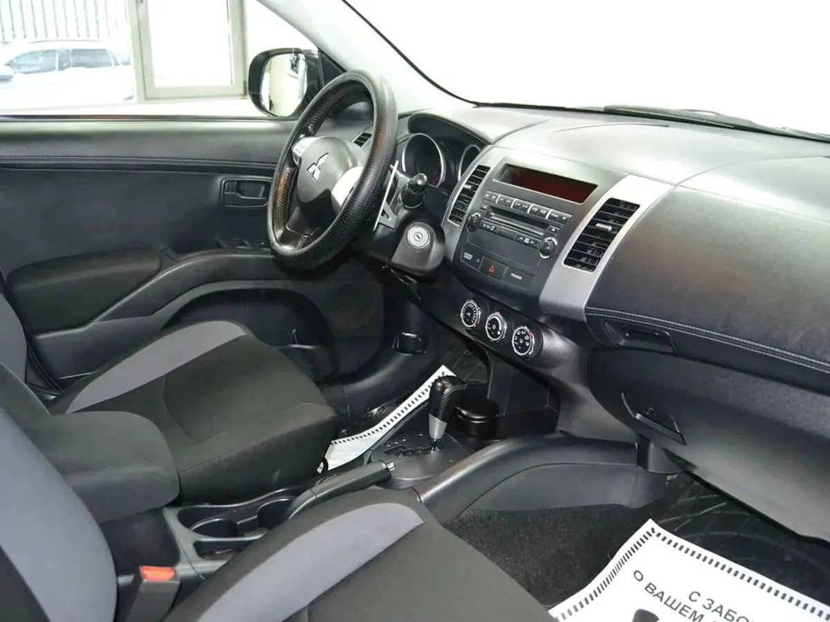 Mitsubishi Outlander II Рестайлинг — фото 5