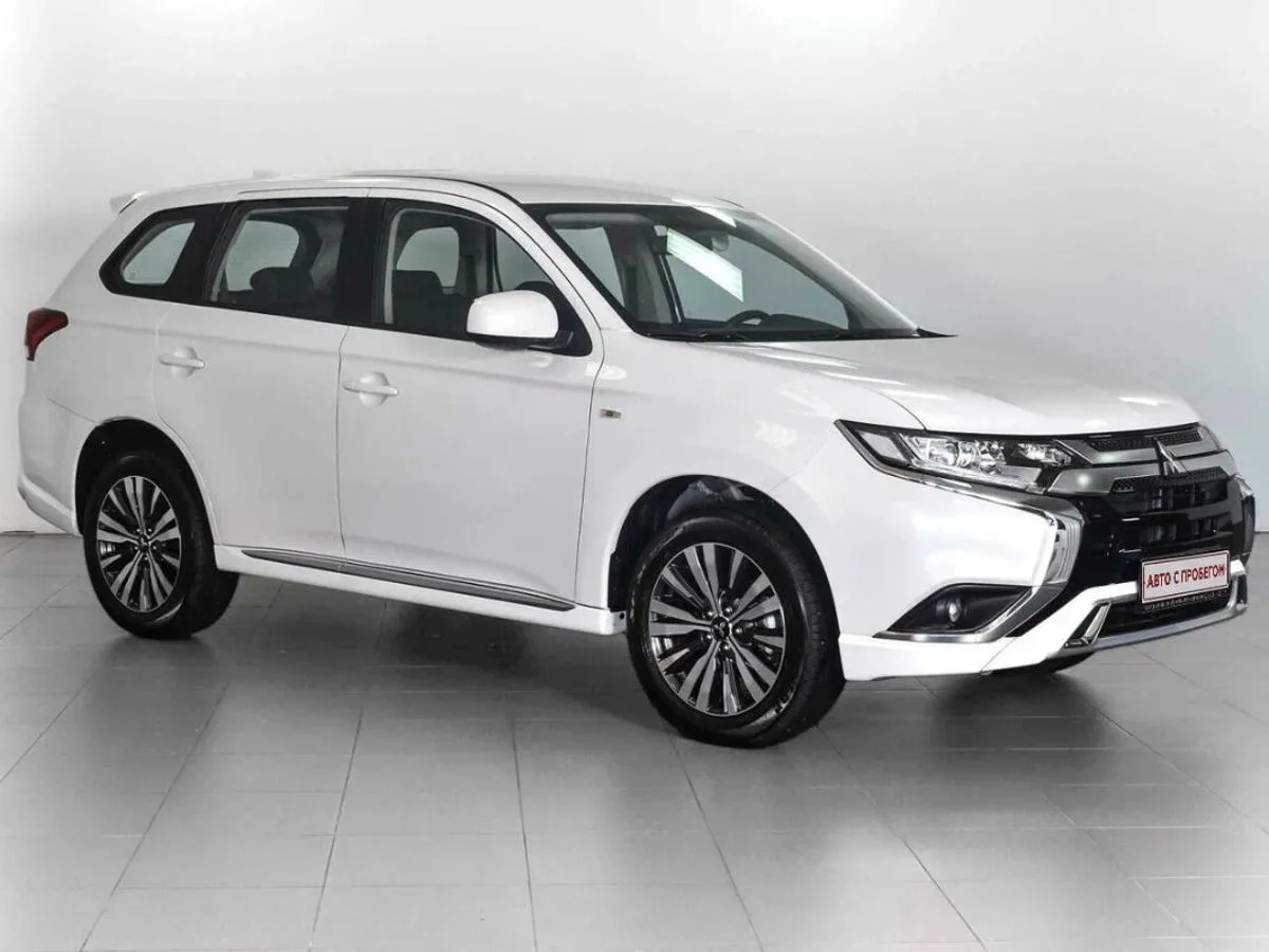 Mitsubishi Outlander III Рестайлинг 3 · Inform