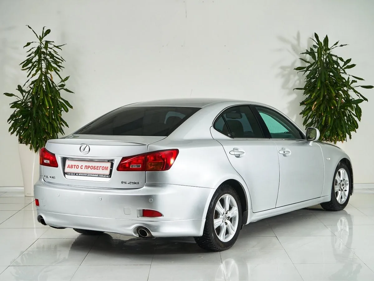Lexus IS II Рестайлинг — фото 5