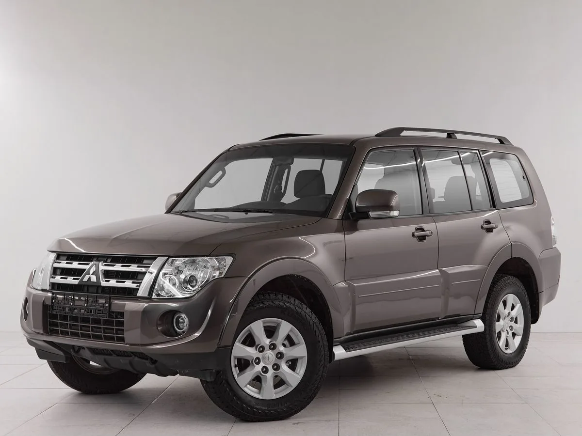 Mitsubishi Pajero IV Рестайлинг 1 · Intense