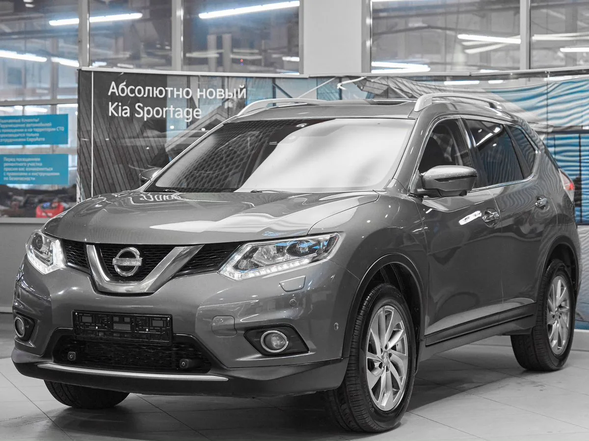 Nissan X-Trail III · LE Top