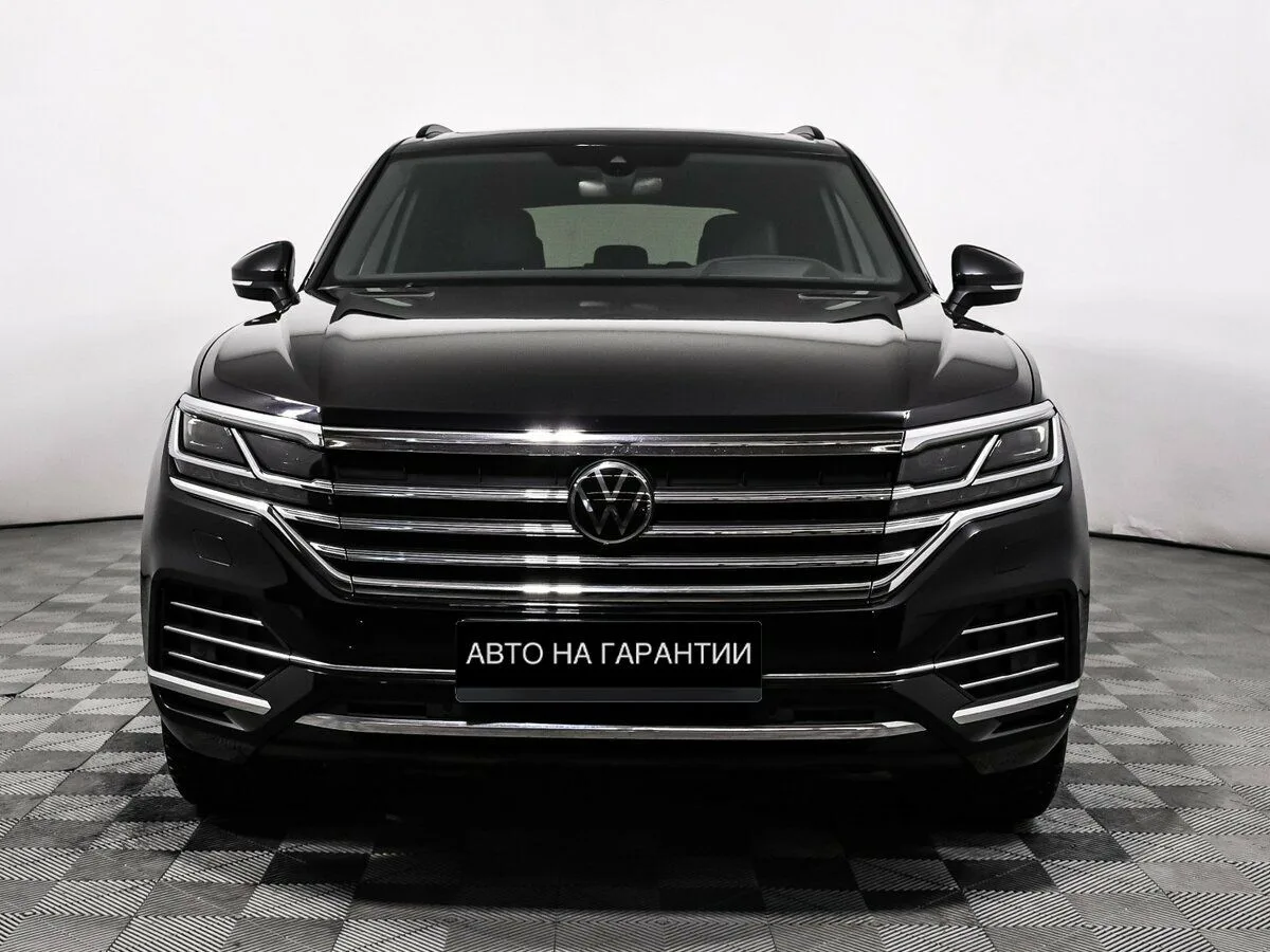 Volkswagen Touareg III · Exclusive R-line Black Style — фото 2