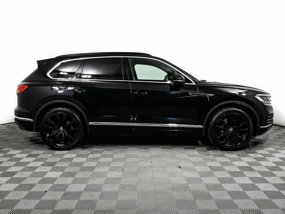 Volkswagen Touareg III · Exclusive R-line Black Style — фото 4