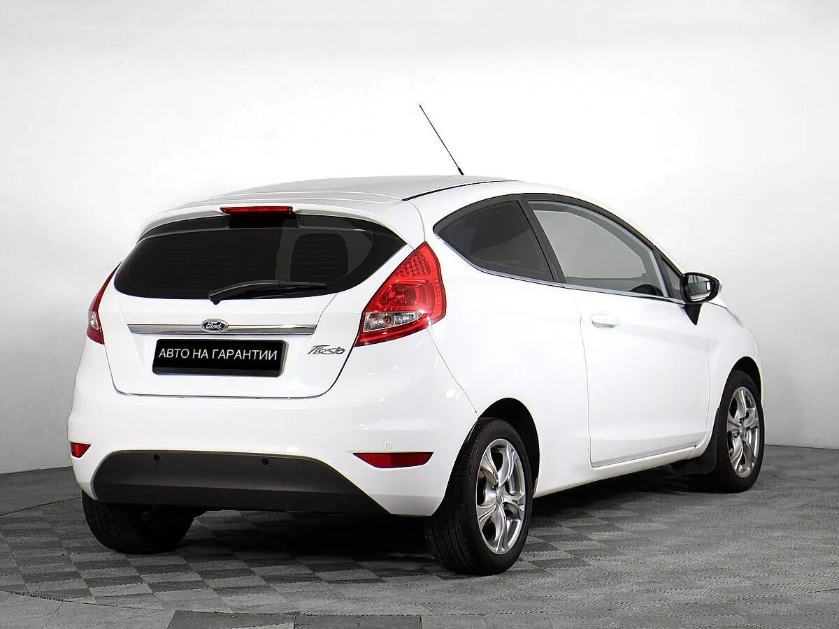 Ford Fiesta Mk6 · Titanium — фото 3