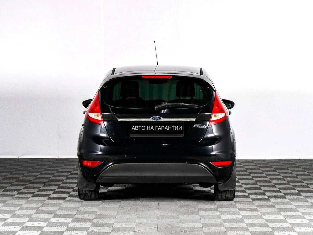 Ford Fiesta Mk6 · Titanium — фото 4