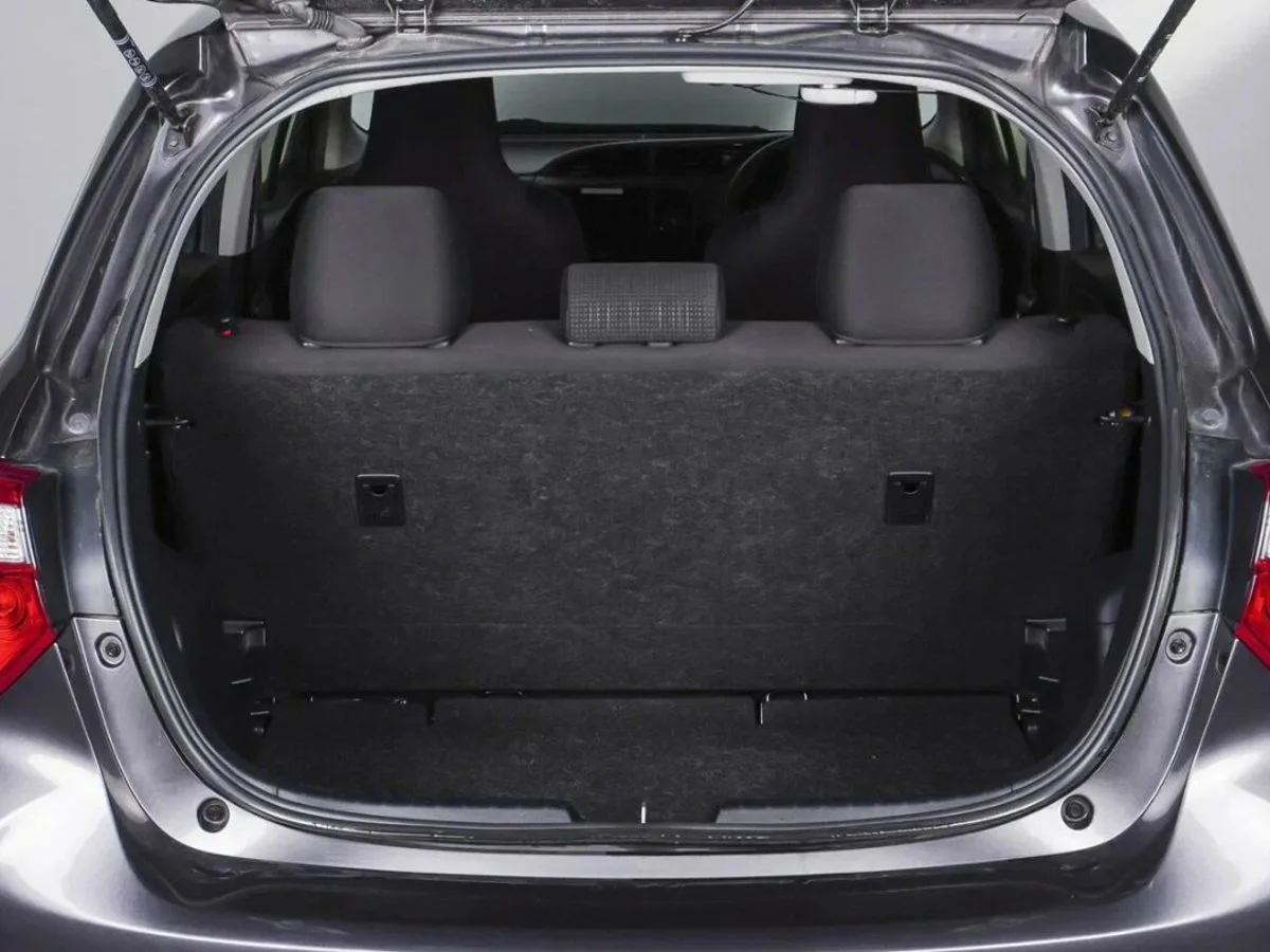 Toyota Vitz III (XP130) Рестайлинг 2 — фото 5