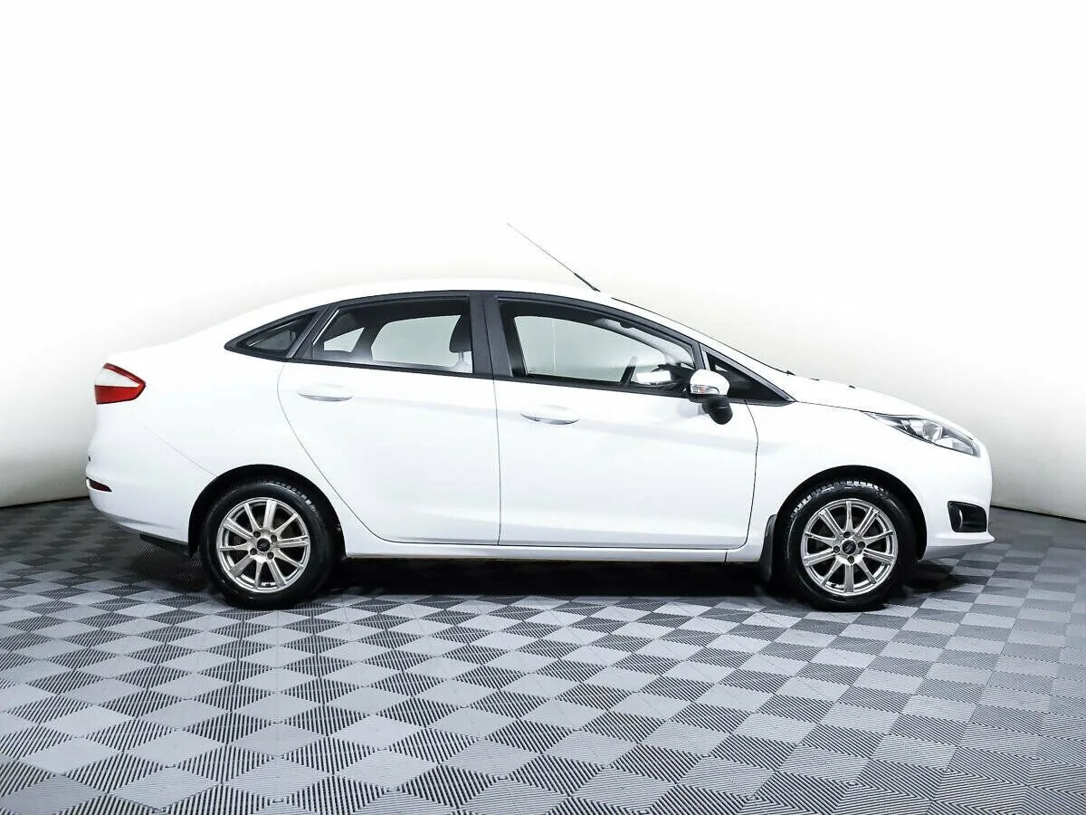 Ford Fiesta Mk6 Рестайлинг · Trend — фото 4