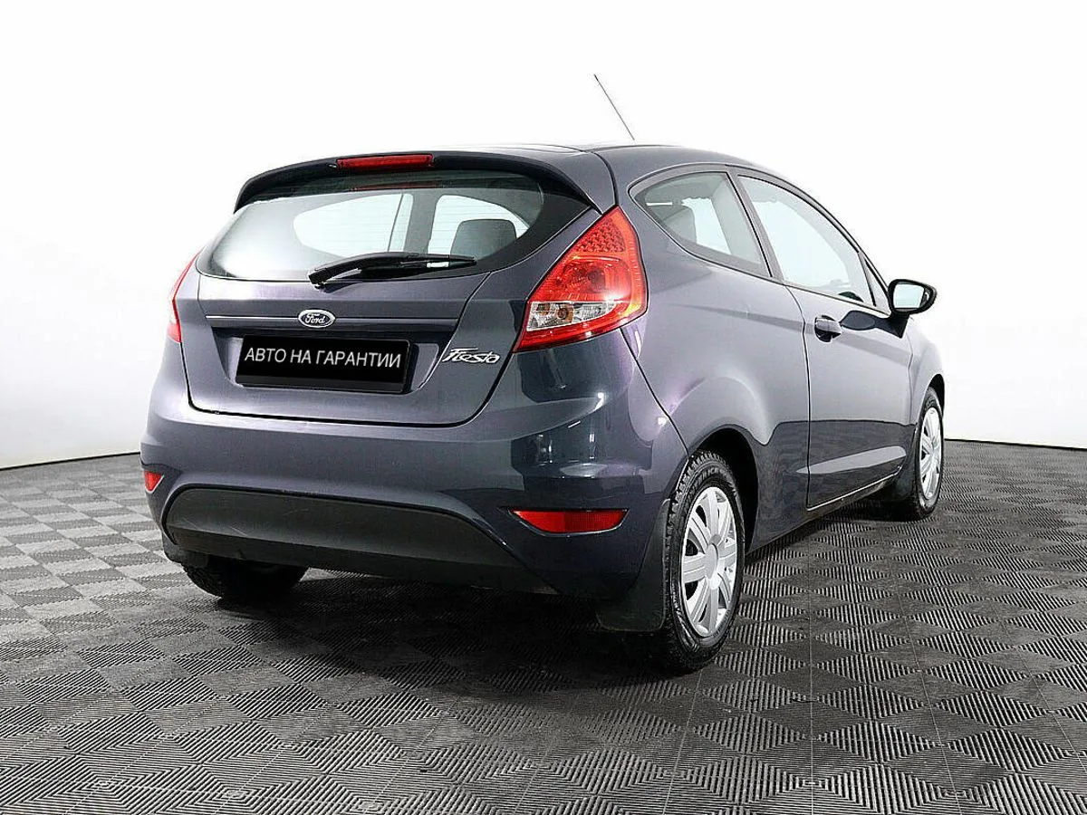 Ford Fiesta Mk6 · Titanium — фото 3