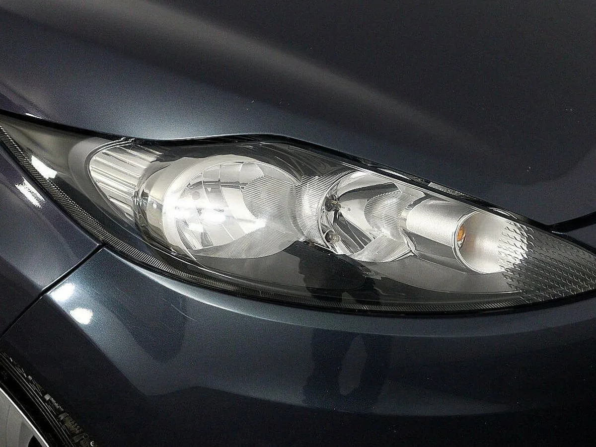 Ford Fiesta Mk6 · Titanium — фото 5