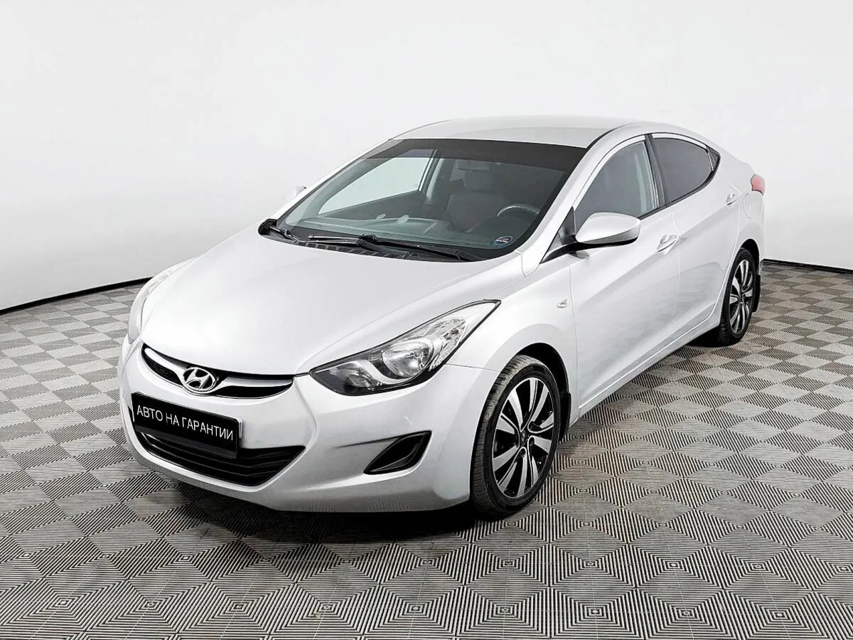 Hyundai Elantra V (MD) · Base