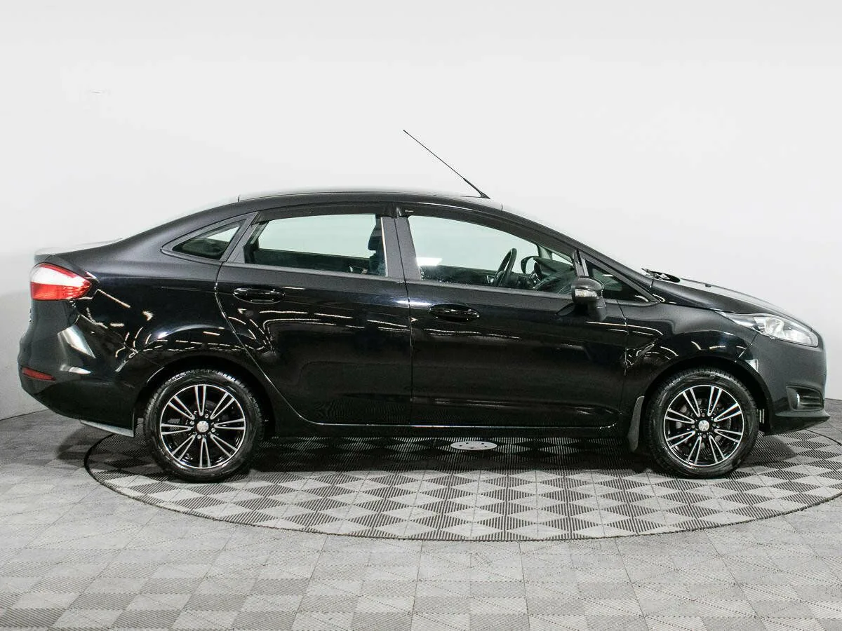 Ford Fiesta Mk6 Рестайлинг · Trend — фото 4