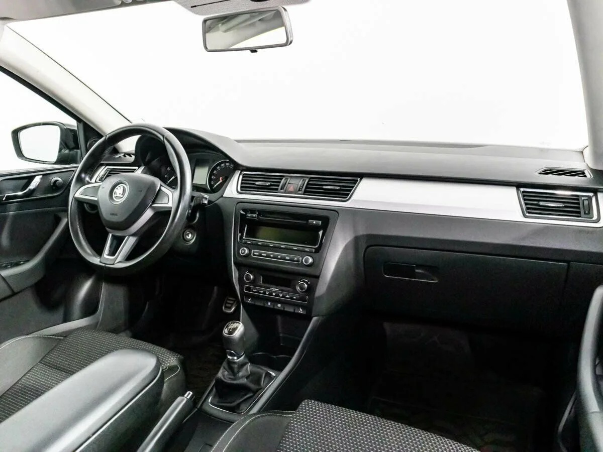 Skoda Rapid I — фото 5