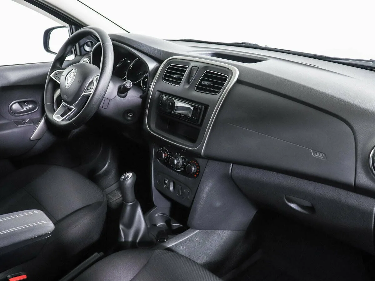 Renault Sandero II Рестайлинг · Drive — фото 5