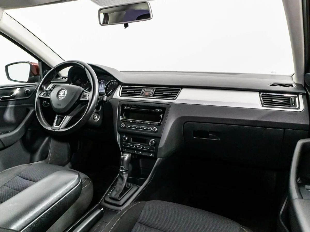 Skoda Rapid I — фото 5
