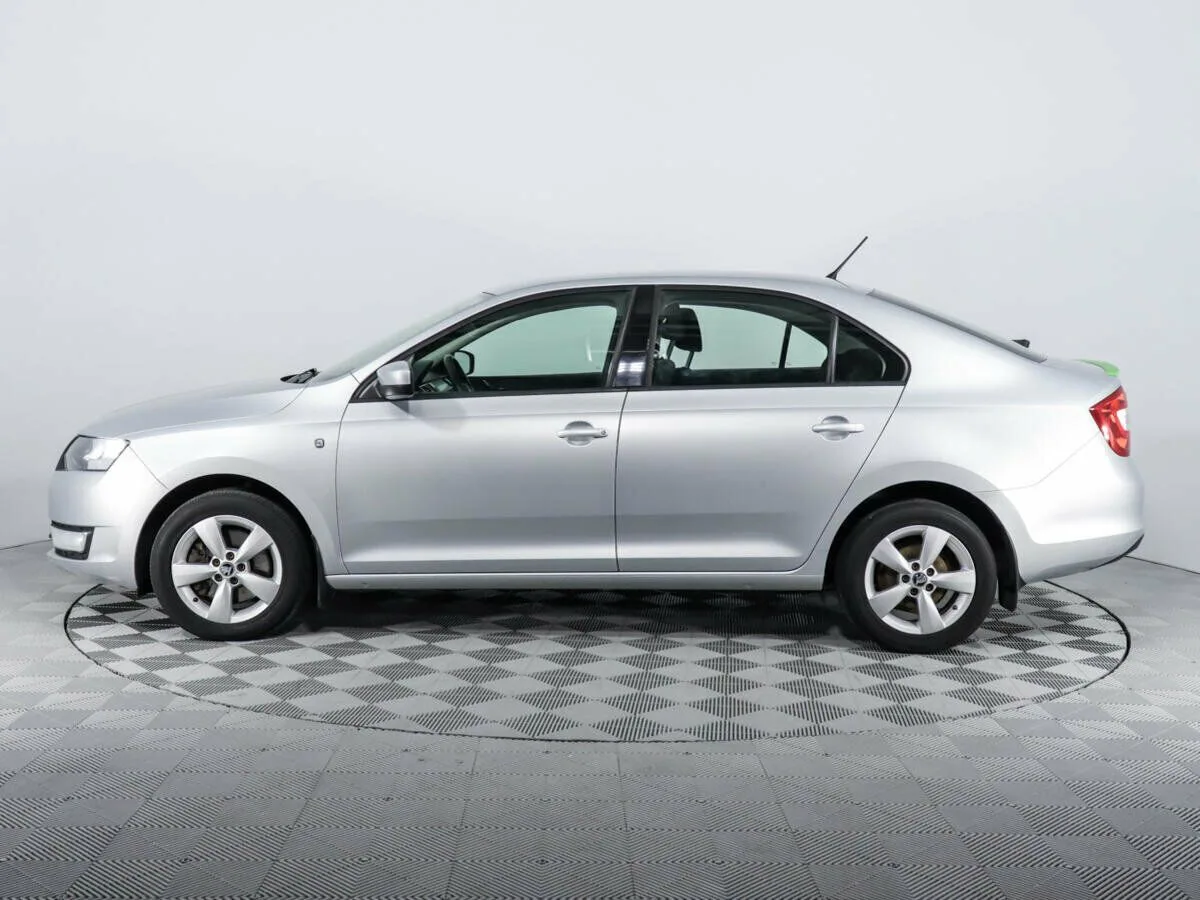 Skoda Rapid I — фото 3