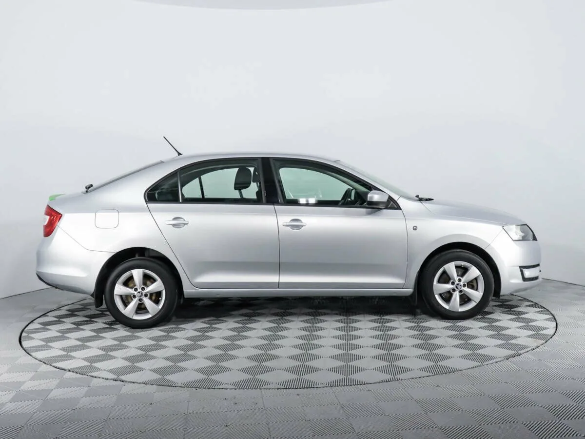 Skoda Rapid I — фото 4