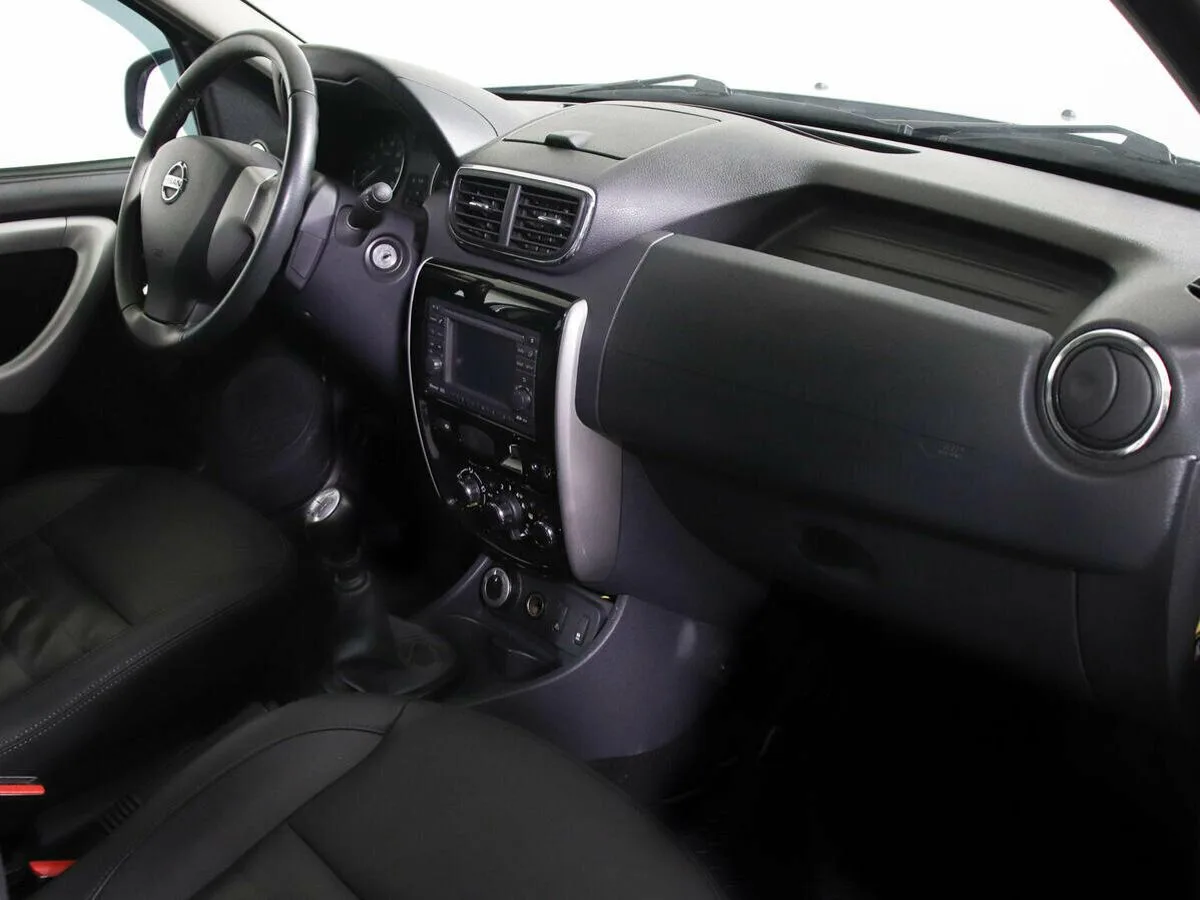 Nissan Terrano III (D10) — фото 5