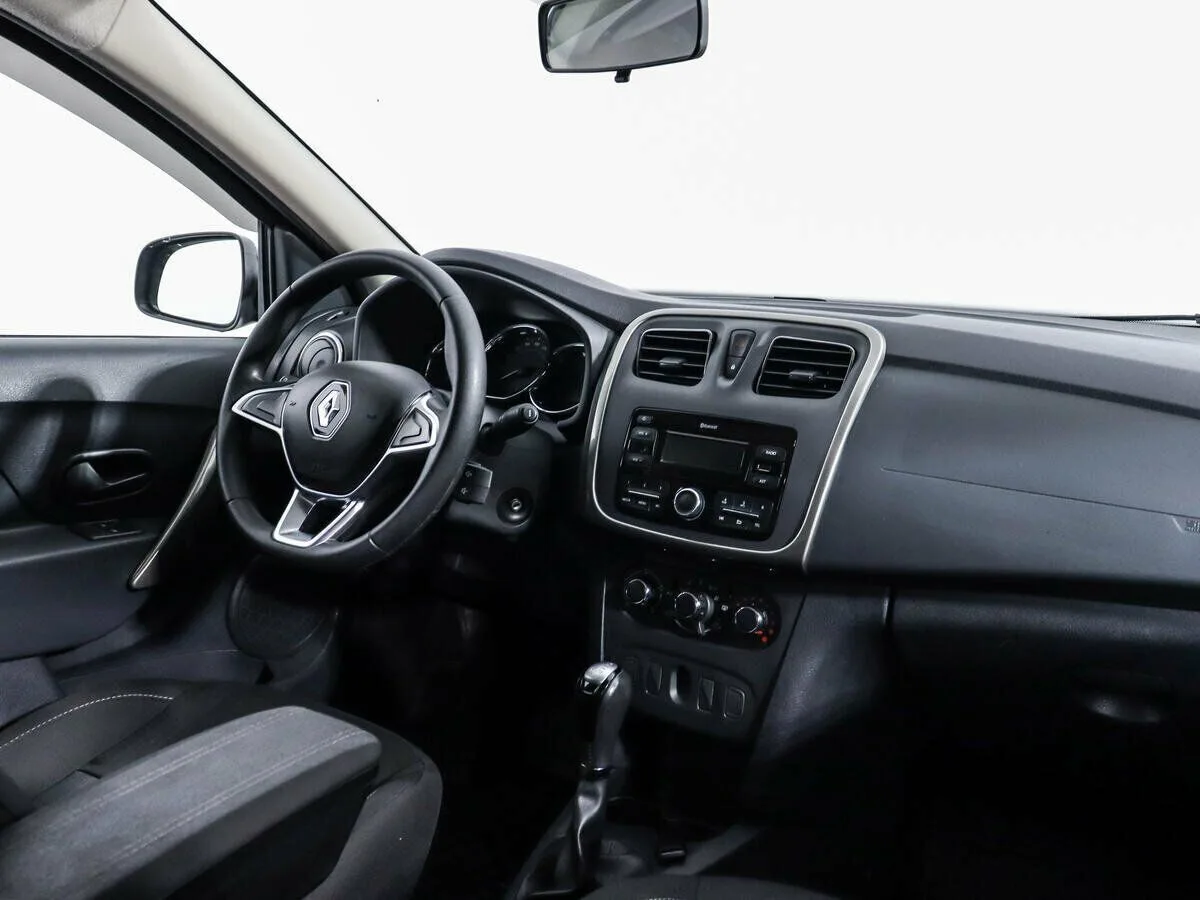 Renault Logan II Рестайлинг · Stepway Life — фото 5