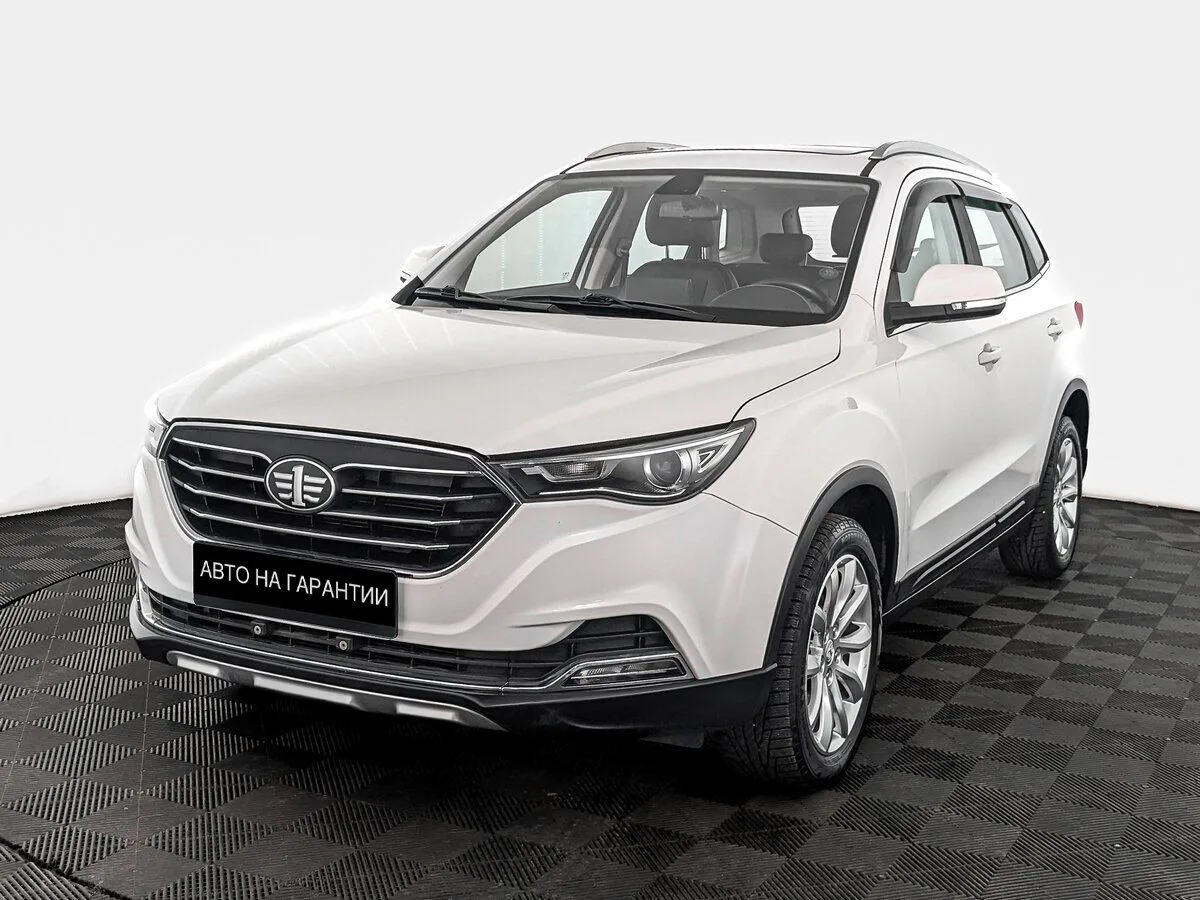 FAW Besturn X40 I · Luxury