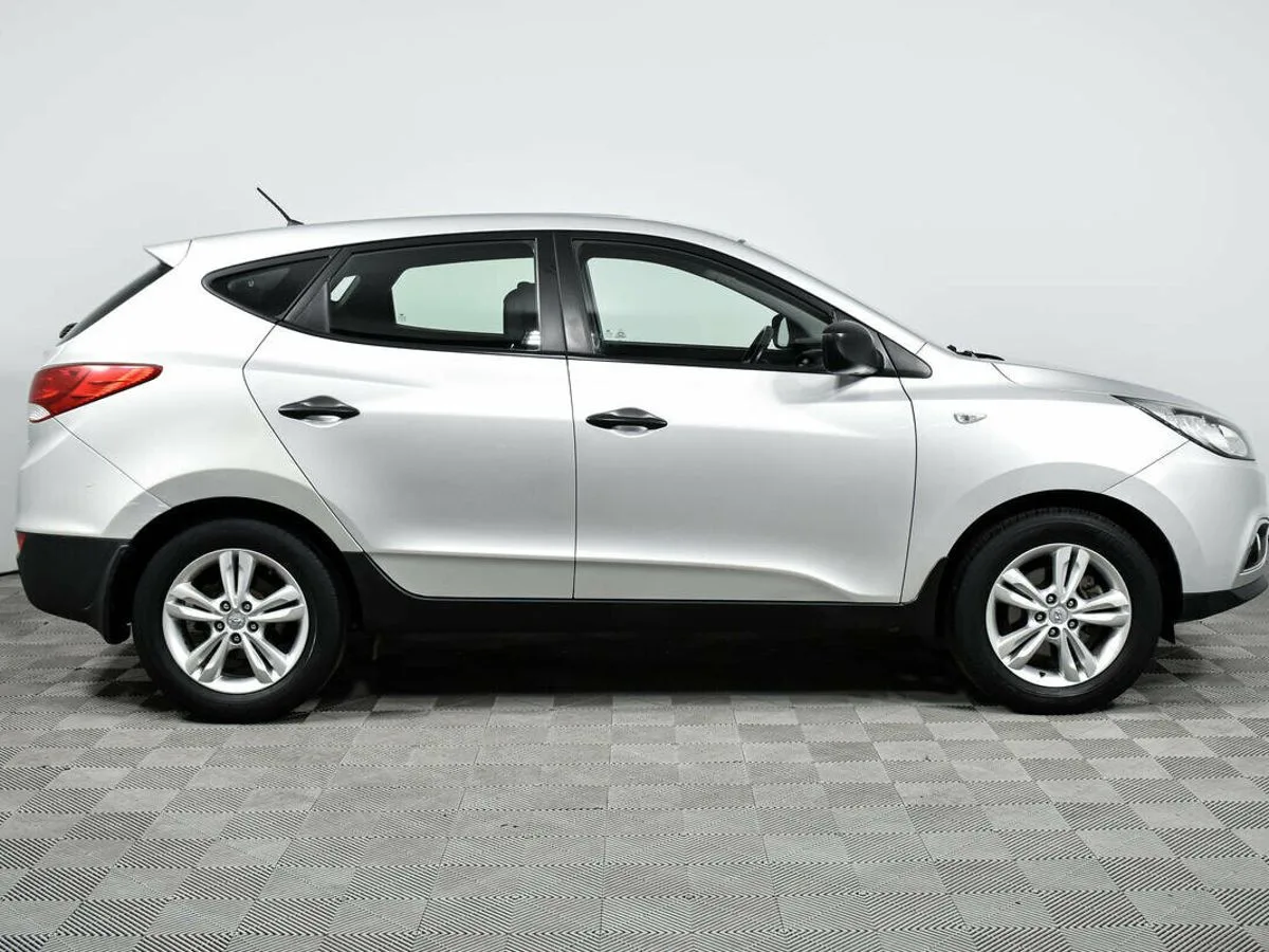 Hyundai ix35 I · Base — фото 4