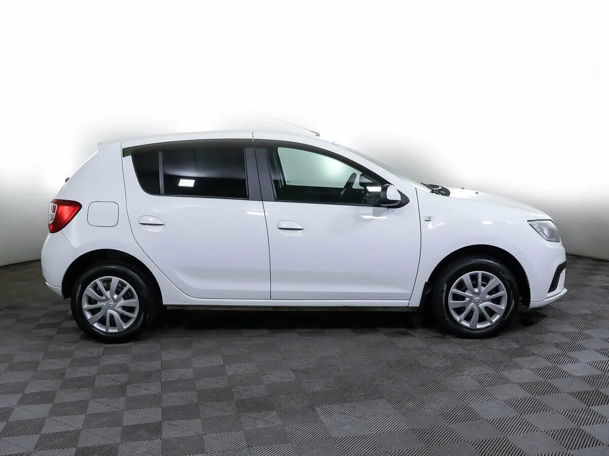 Renault Sandero II Рестайлинг · Drive — фото 4