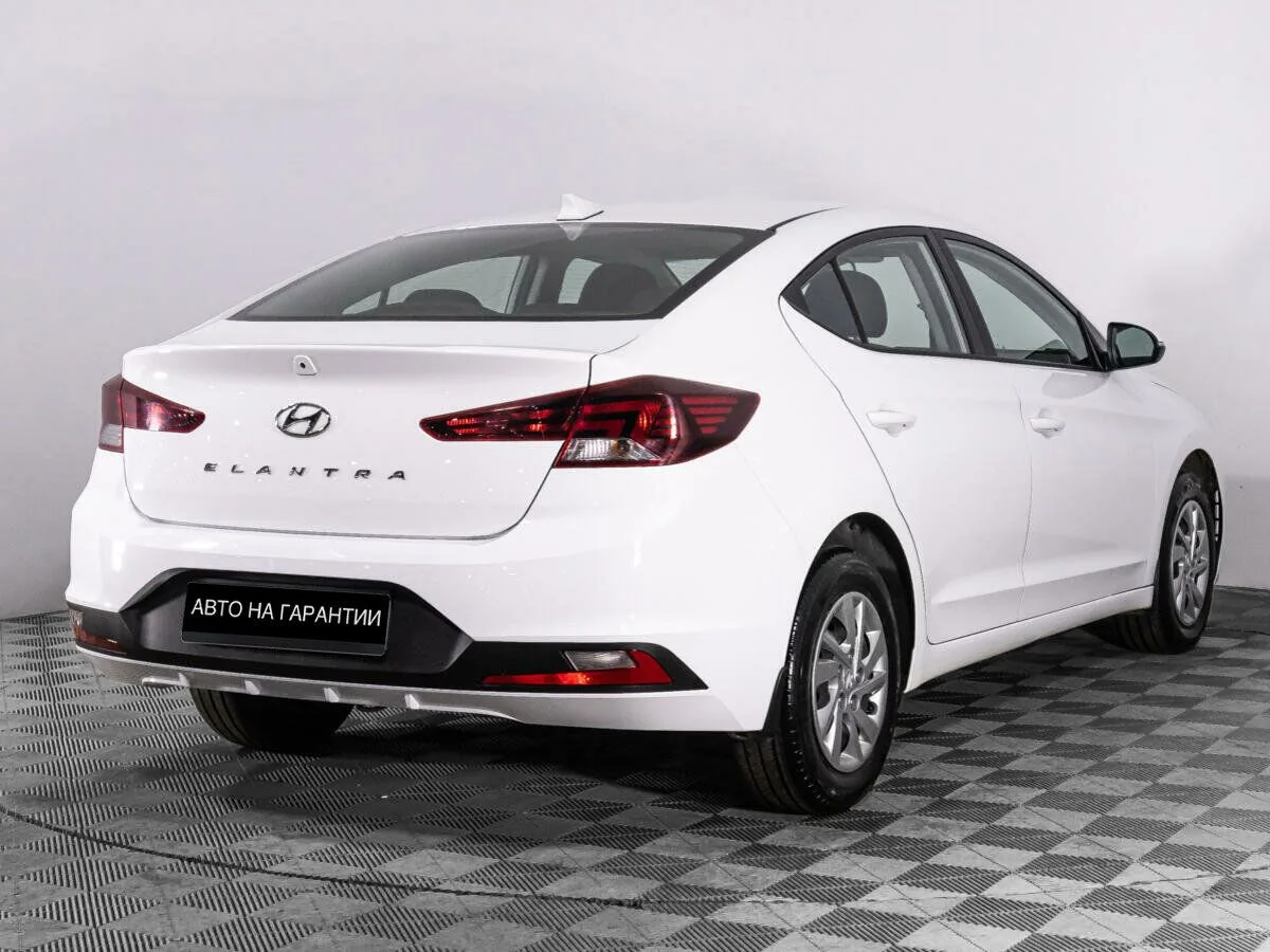 Hyundai Elantra VI (AD) Рестайлинг · Base — фото 3