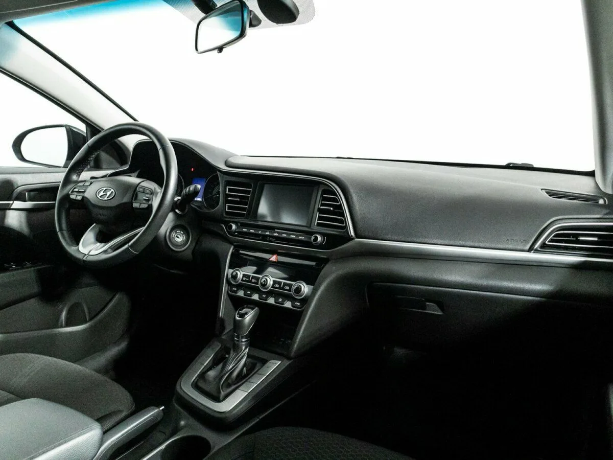 Hyundai Elantra VI (AD) Рестайлинг · Base — фото 5