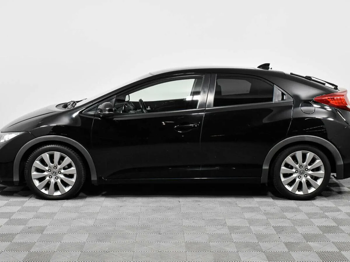 Honda Civic IX · Premium — фото 3