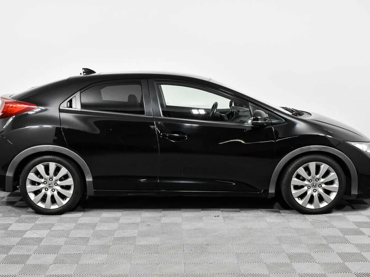 Honda Civic IX · Premium — фото 4
