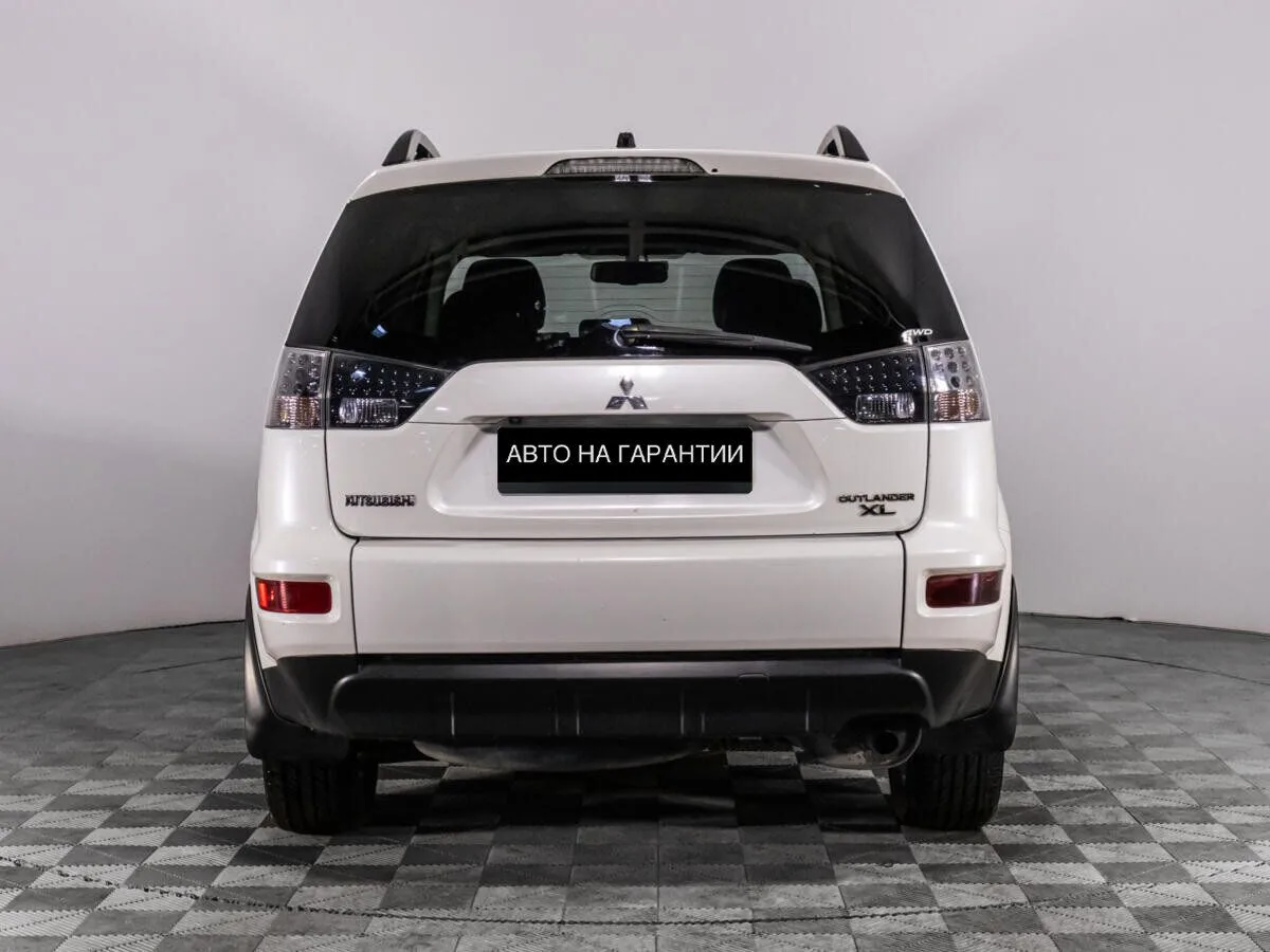 Mitsubishi Outlander II Рестайлинг · Ultimate — фото 4