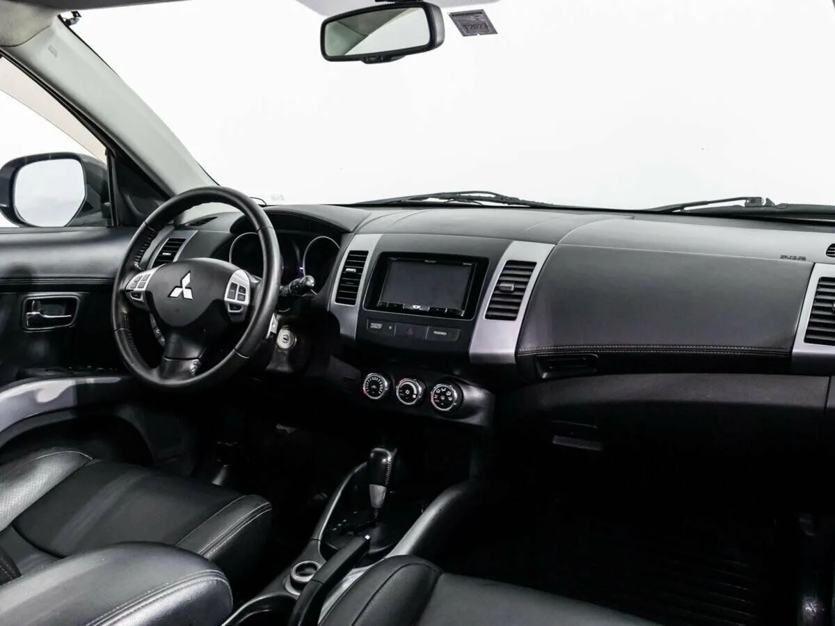 Mitsubishi Outlander II Рестайлинг · Ultimate — фото 5
