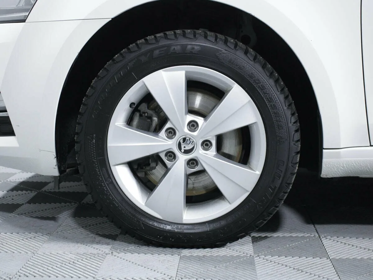 Skoda Octavia III (A7) Рестайлинг · Ambition — фото 5
