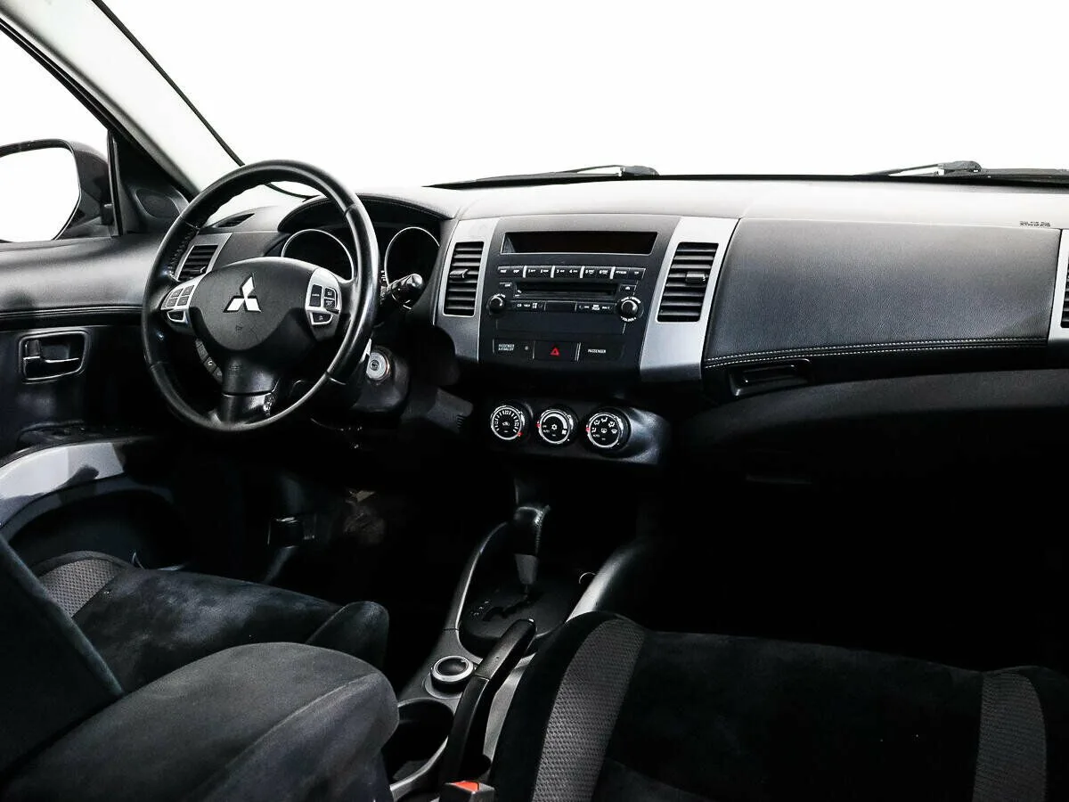 Mitsubishi Outlander II Рестайлинг · Ultimate — фото 5