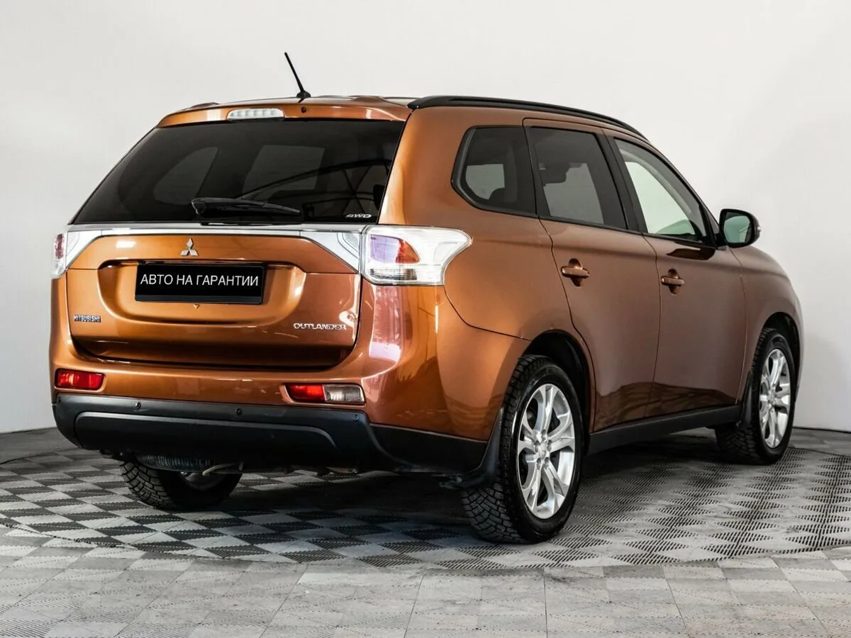 Mitsubishi Outlander III · Intense — фото 3