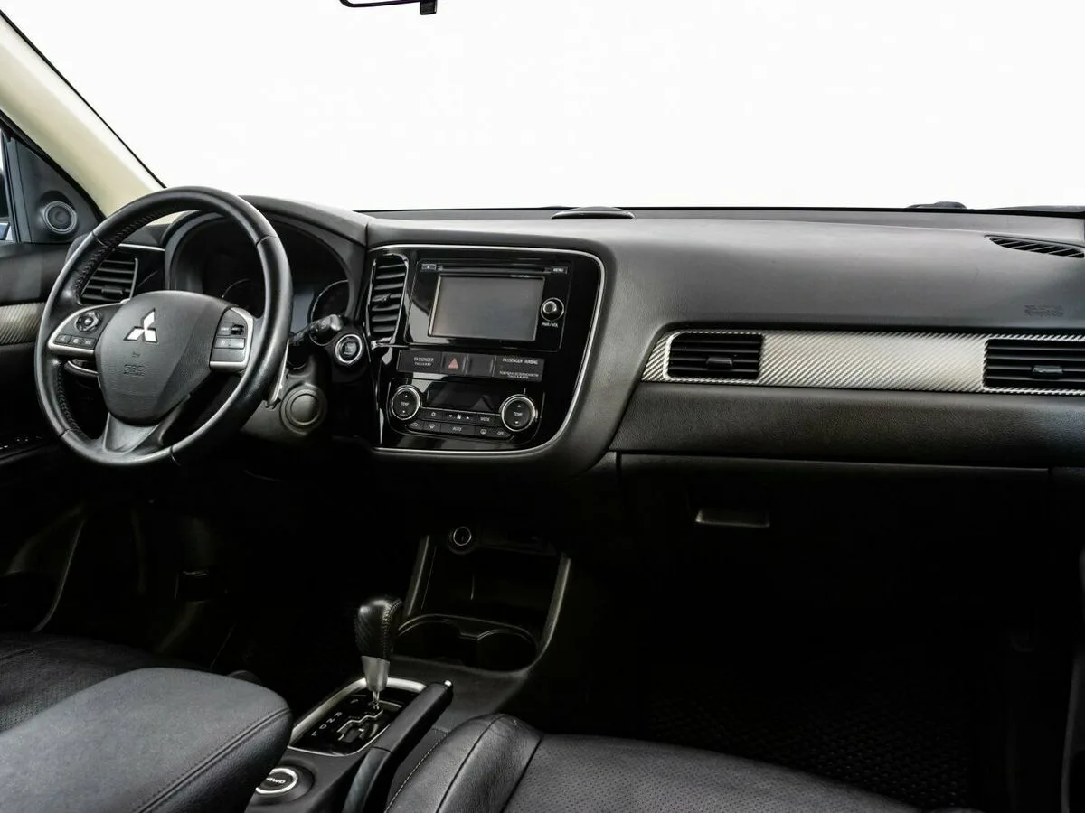 Mitsubishi Outlander III · Intense — фото 5