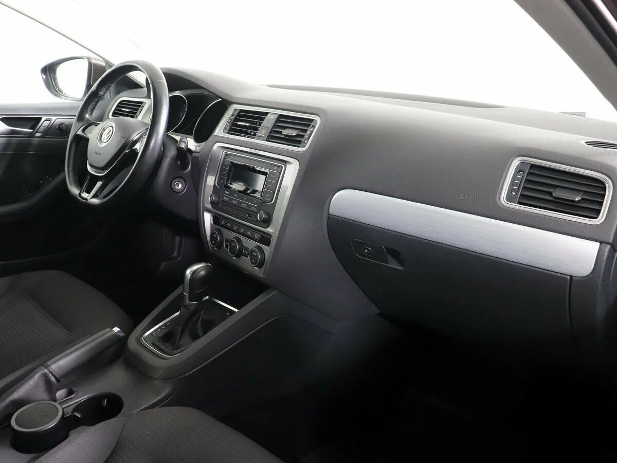 Volkswagen Jetta VI Рестайлинг · Comfortline — фото 5