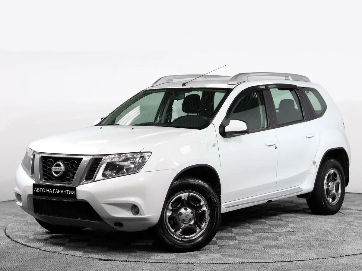 Nissan Terrano III (D10) · Elegance