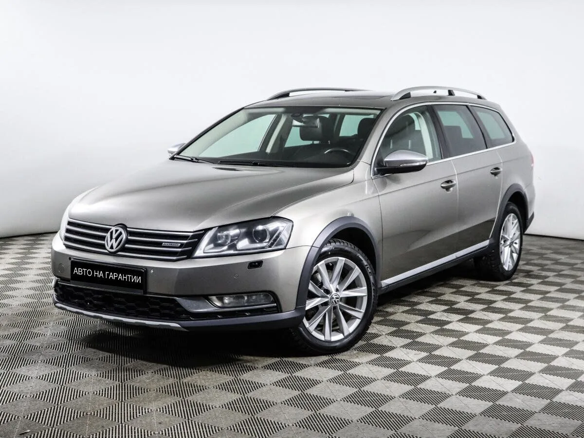 Volkswagen Passat B7 · Alltrack